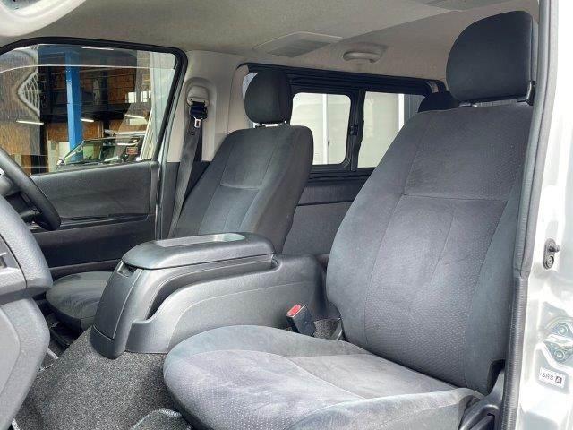 TOYOTA HIACE VAN LONG SUPER GL