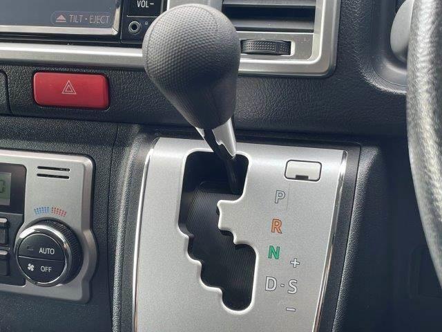 TOYOTA HIACE VAN LONG SUPER GL