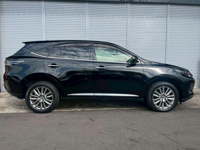 TOYOTA HARRIER PREMIUM