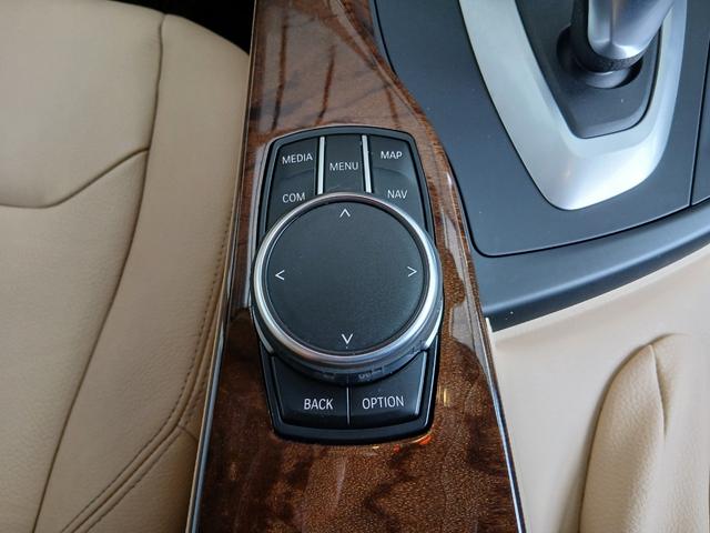 BMW 3 SERIES 320i LUXURY