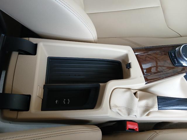 BMW 3 SERIES 320i LUXURY