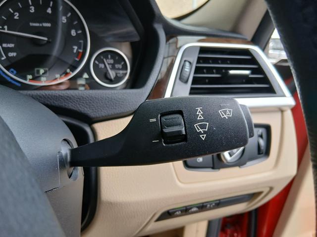 BMW 3 SERIES 320i LUXURY