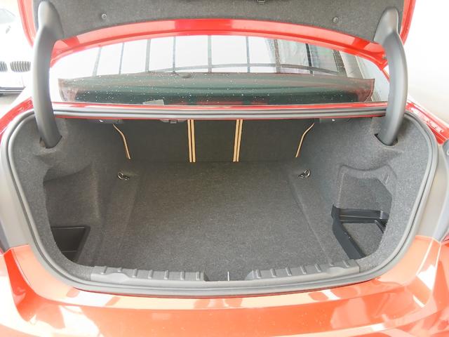 BMW 3 SERIES 320i LUXURY