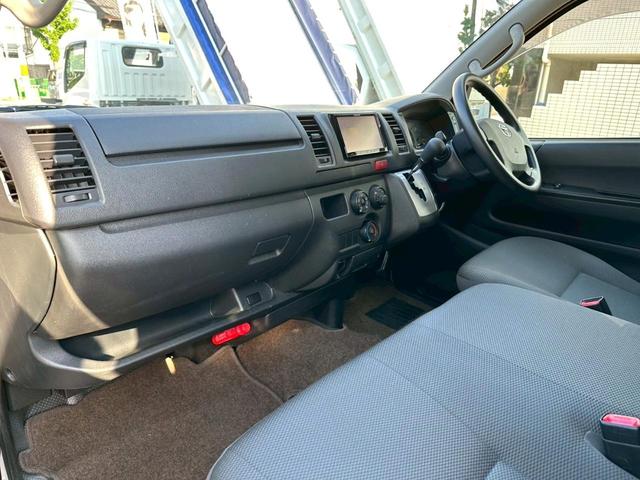 TOYOTA HIACE VAN LONG DX