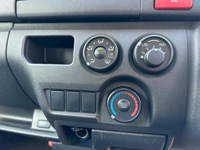 TOYOTA HIACE VAN LONG DX