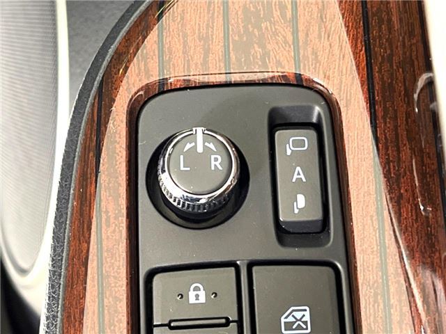 TOYOTA HARRIER PREMIUM