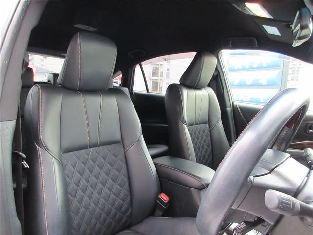 TOYOTA HARRIER PREMIUM