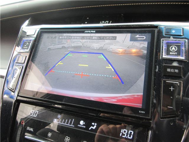 TOYOTA HARRIER PREMIUM