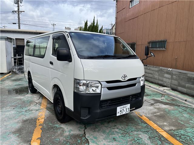 TOYOTA HIACE VAN DX