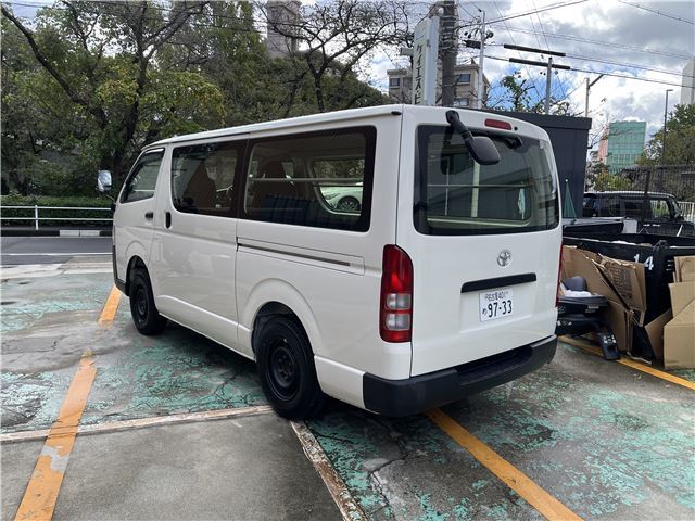 TOYOTA HIACE VAN DX