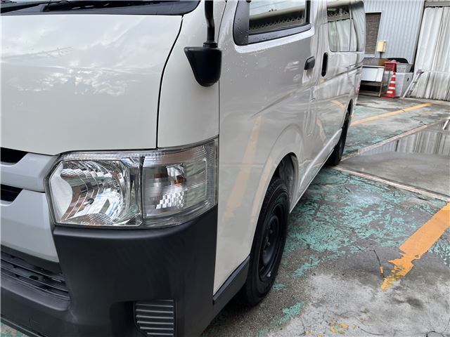 TOYOTA HIACE VAN DX