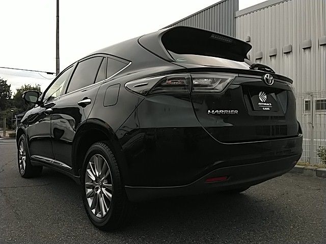 TOYOTA HARRIER PREMIUM