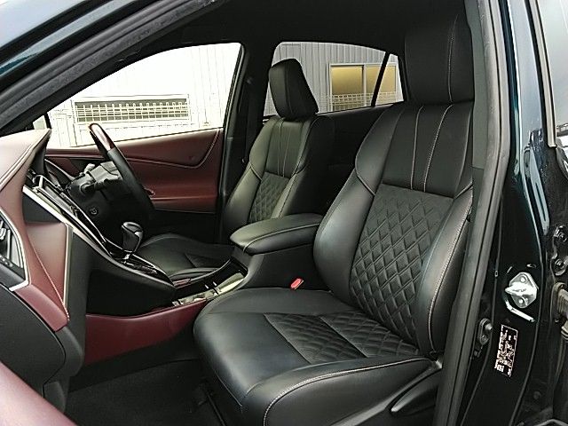 TOYOTA HARRIER PREMIUM