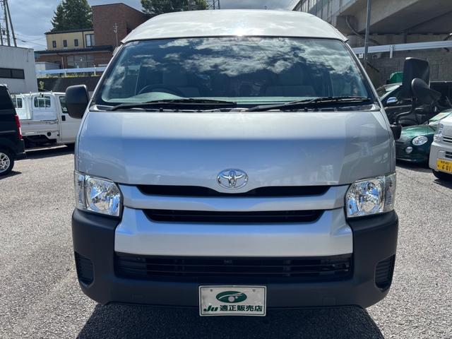 TOYOTA HIACE COMMUTER SUPER LONG GL