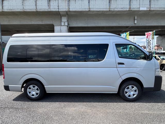 TOYOTA HIACE COMMUTER SUPER LONG GL