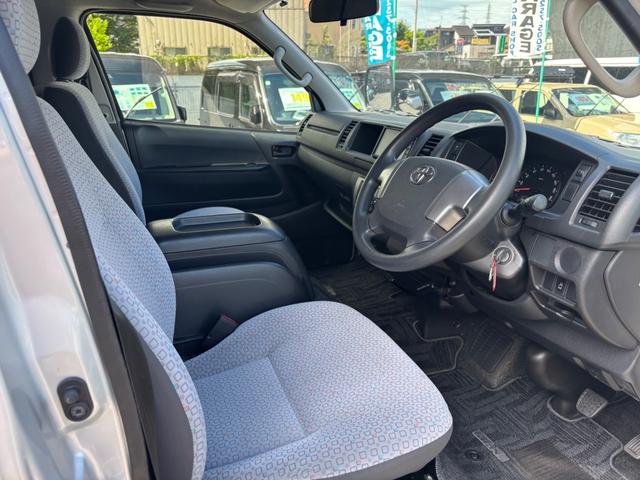 TOYOTA HIACE COMMUTER SUPER LONG GL