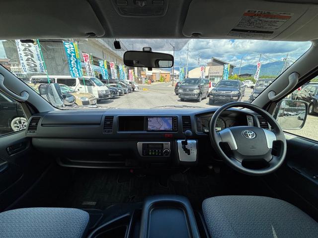 TOYOTA HIACE COMMUTER SUPER LONG GL