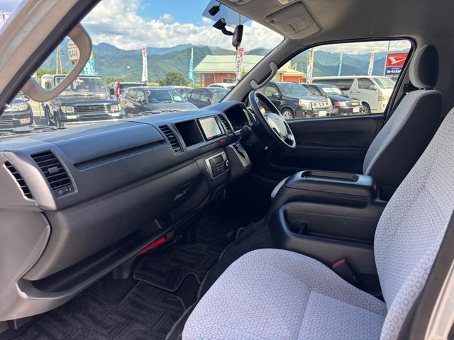 TOYOTA HIACE COMMUTER SUPER LONG GL