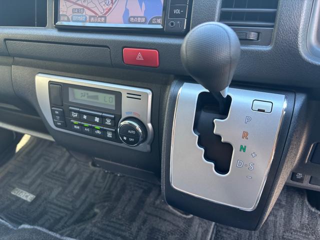 TOYOTA HIACE COMMUTER SUPER LONG GL