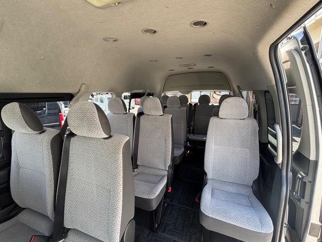 TOYOTA HIACE COMMUTER SUPER LONG GL