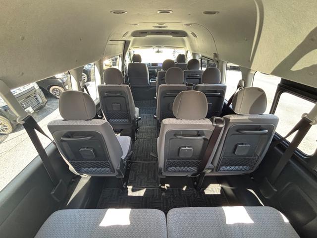 TOYOTA HIACE COMMUTER SUPER LONG GL