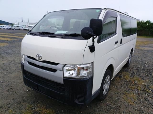TOYOTA HIACE VAN DX