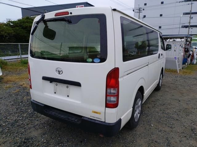 TOYOTA HIACE VAN DX