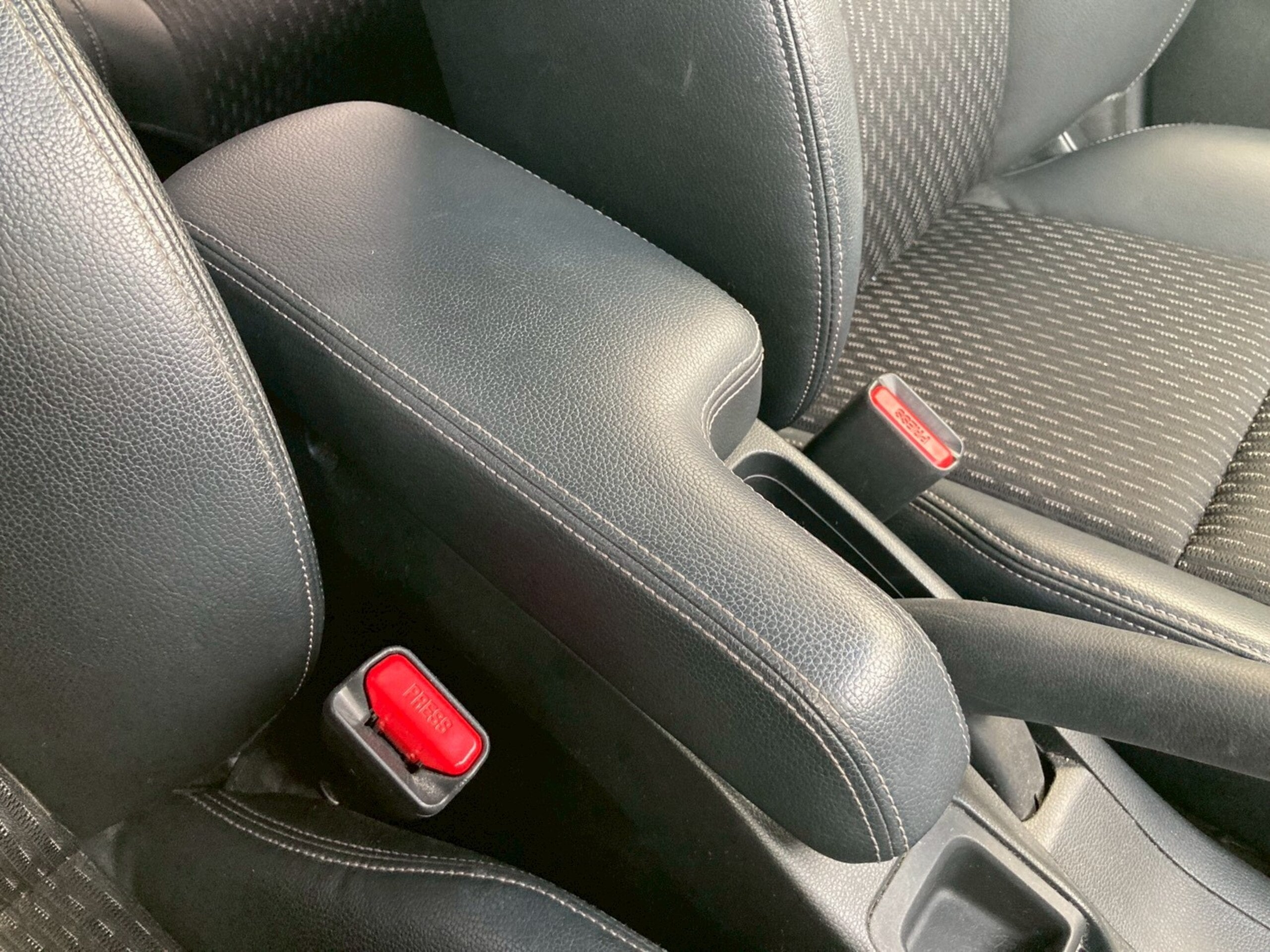 HONDA FIT HYBRID 1.5 L